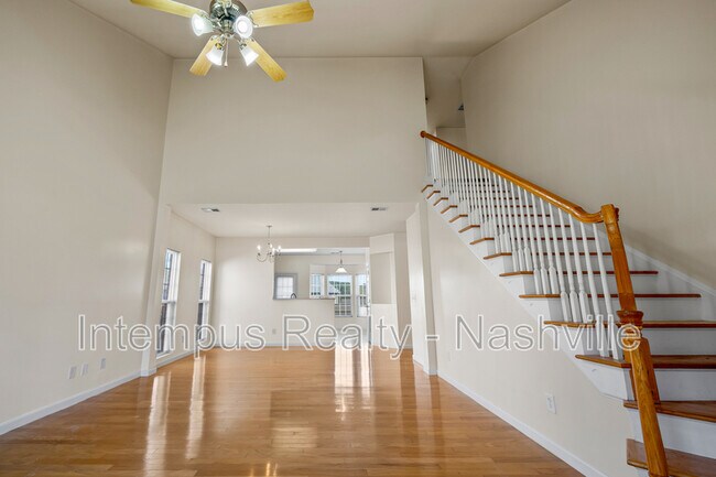 Foto del edificio - 2544 Jordan Ridge Dr