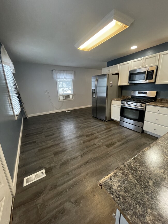 Building Photo - 4827 S Camden Dr