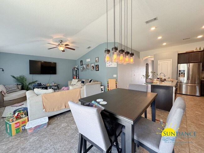 Foto del edificio - Beautiful 3-Bedroom Home in Bon View Commu...