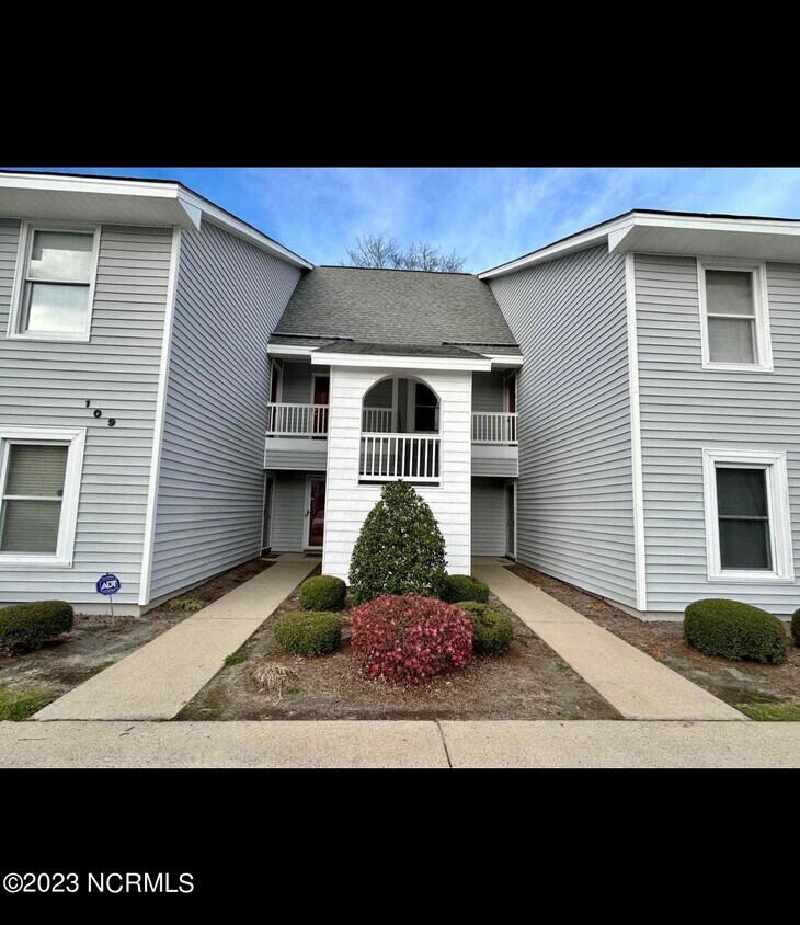 109 W Victoria Ct Unit D, Greenville, NC 27834 Condo for Rent in