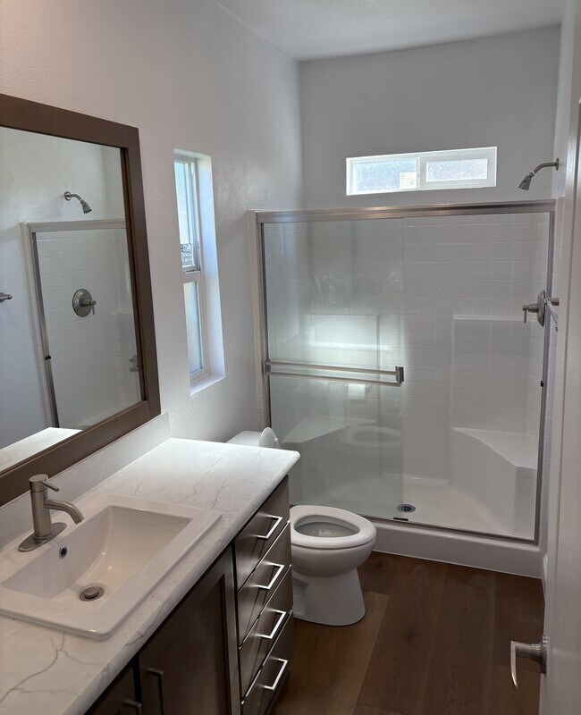 Building Photo - 751 W Chase Ave