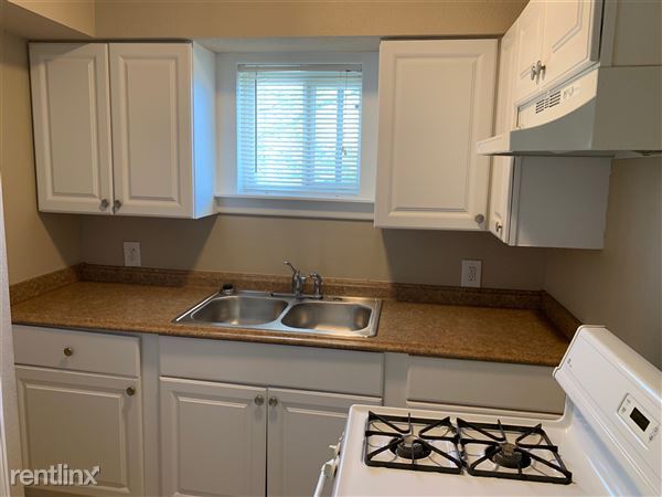 Building Photo - 3045 Golfcrest Blvd
