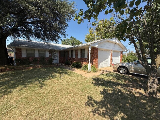 Building Photo - 1101 NW 103rd St