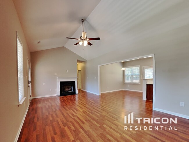 Building Photo - 450 Cross Link Drive Angier NC