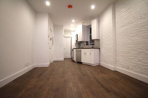 Primary Photo - 440 10th Ave