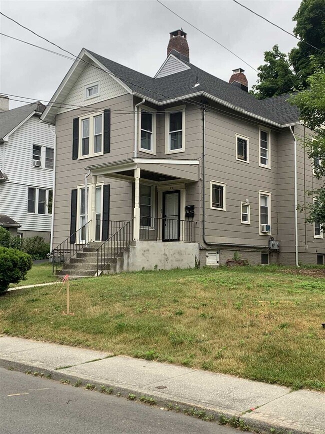 Building Photo - 55 Tioronda Ave