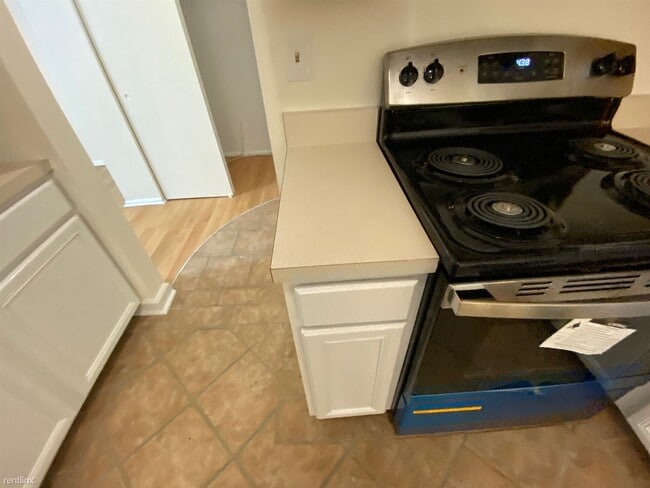 Building Photo - 1 br, 1 bath Condo - 428 Beachway Avenue