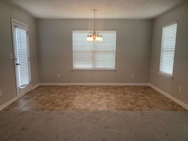Building Photo - Beautiful 4BR / 2.5 Bath in Hampton!