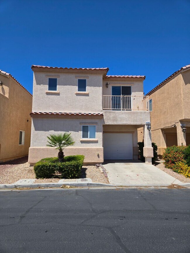 Foto del edificio - A Fabulous 3 Bed, 2.5 Bath, 2 Story Home W...
