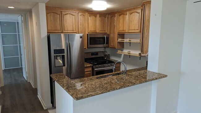 Foto del edificio - 6605 Green Valley Cir