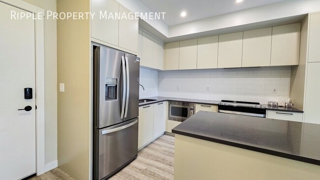 Building Photo - Modern 2 Beds, 2 Baths Apartment/Condo | No Pets Allowed
