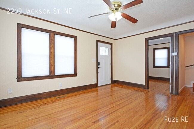 Building Photo - 2209 NE Jackson St