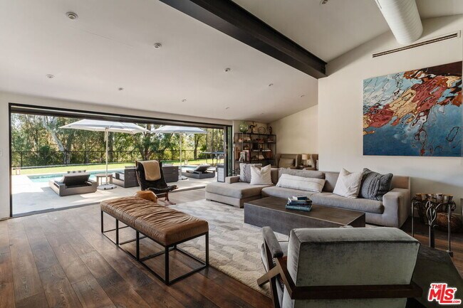 Foto del edificio - 15490 Milldale Dr