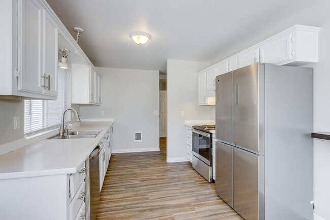 Building Photo - Large Fully Remodeled 3 Bedroom Duplex in Nampa