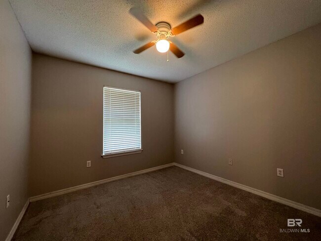 Foto del edificio - 8178 Gardenia Ct