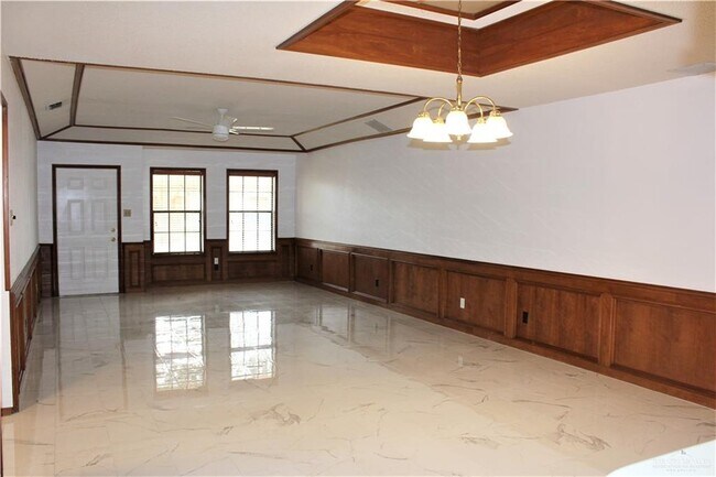 Foto del edificio - 301 E La Vista Ave