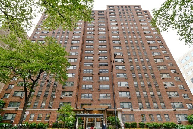 Primary Photo - 2909 N Sheridan Rd