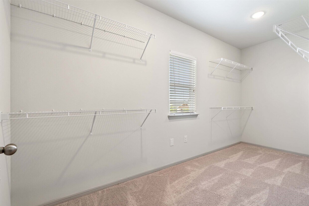 Primary Photo - 1101 Halsey Dr