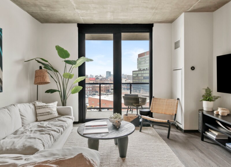 Foto principal - 1450 W Washington Blvd