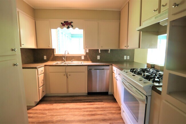 Foto del edificio - 880 Morning Glory Dr