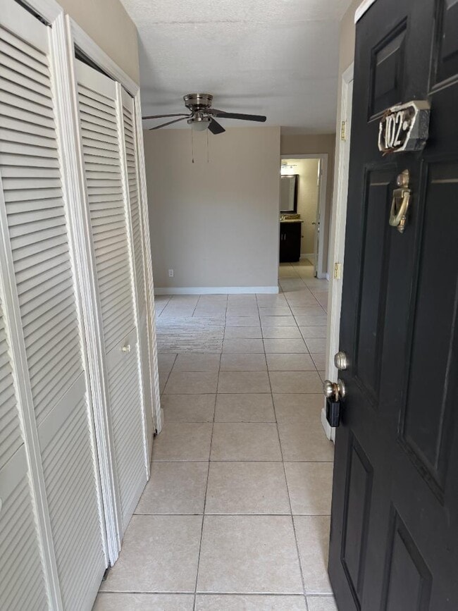 Photo - 6004 Westgate Dr Apartment