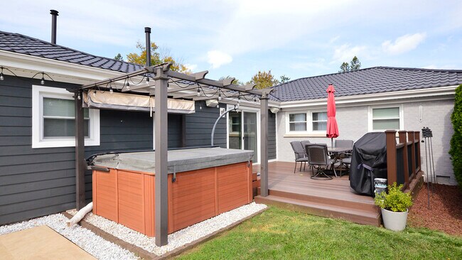 Foto del edificio - 407 Mors Ave