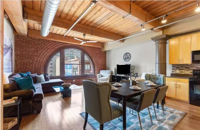 Foto del edificio - Stylish with Incredible views - 2BR apartm...