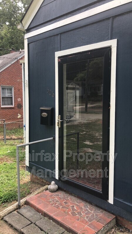 Photo - 506 E Club Blvd House