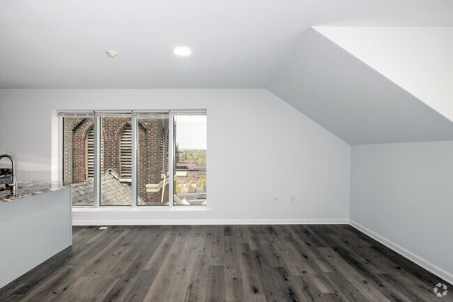2 habitaciones, 1 baño - 928 pies cuadrados - Comedor - City View Apartments