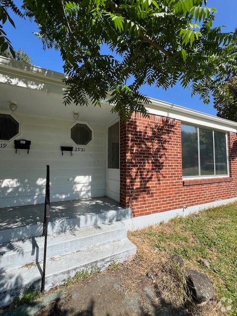 Building Photo - 2921 Lincoln St