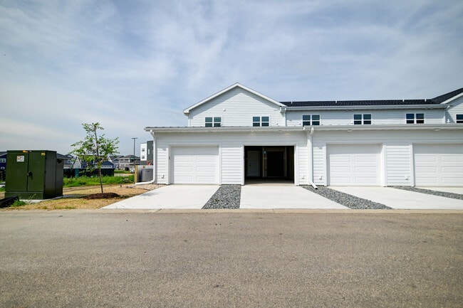 Building Photo - 2908 Radicchio Dr