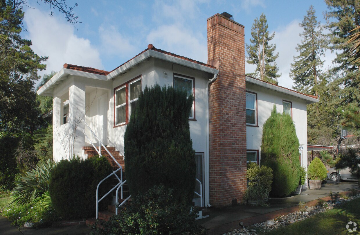 Foto del edificio - 723 E Charleston Rd