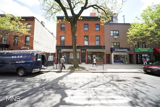 Building Photo - 572 Myrtle Avenue