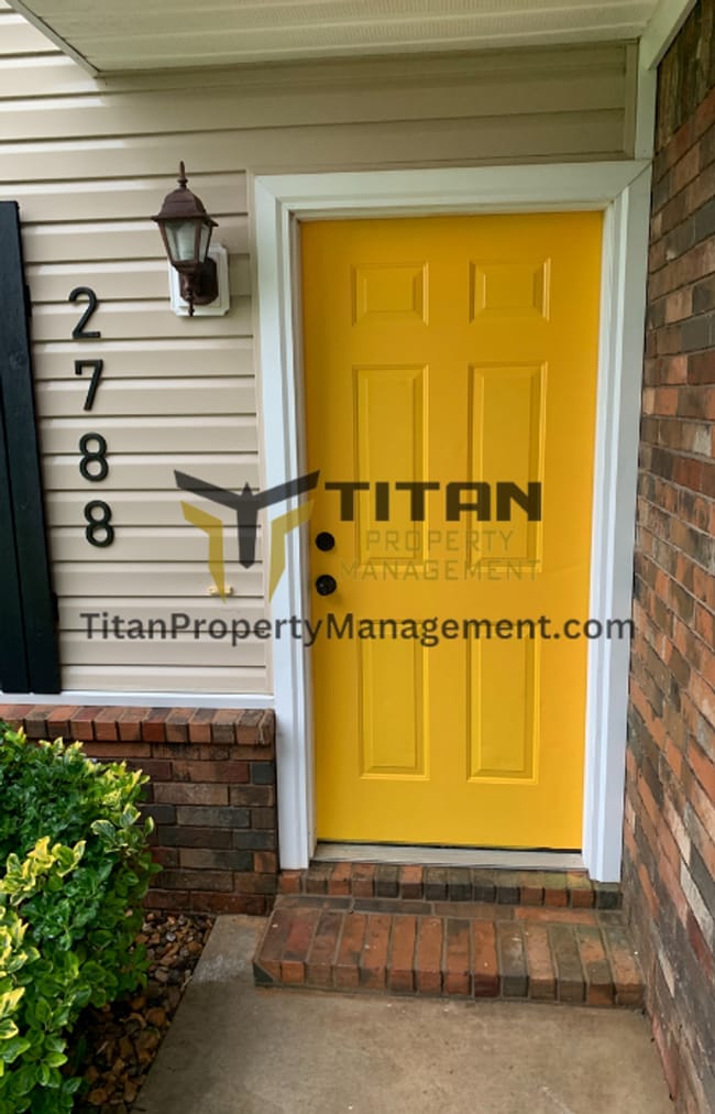 Building Photo - 3b/2b house