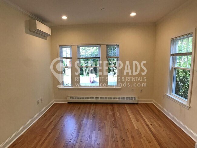 Building Photo - 3 bedroom in Cambridge MA 02138