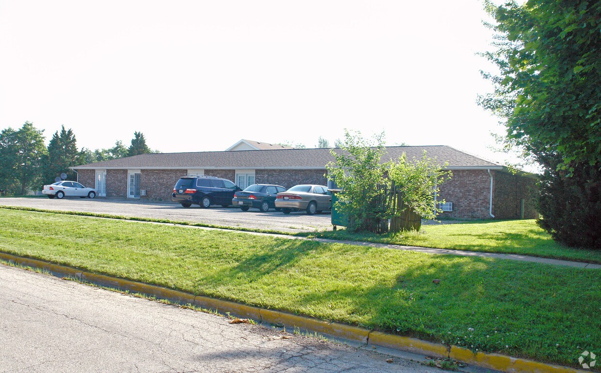 Foto del edificio - 469 Eisenhower Dr