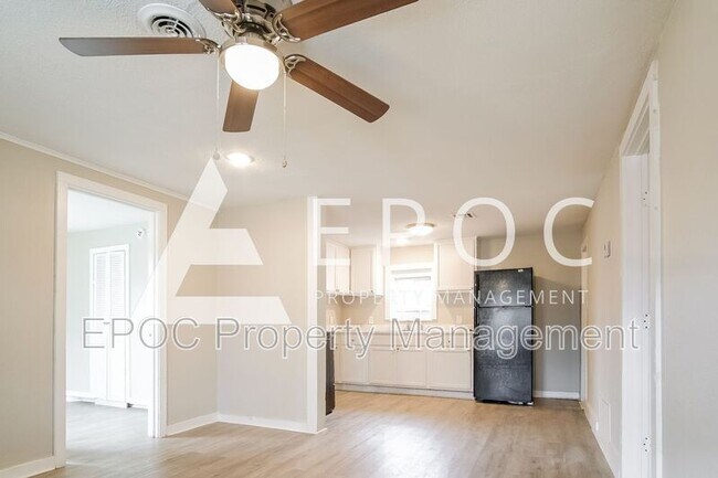 Building Photo - 410 S 69th E Ave