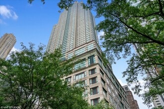 Building Photo - 100 E Huron St