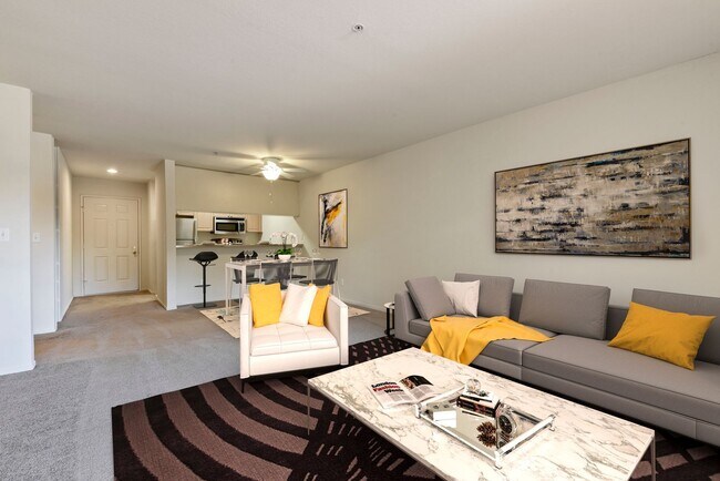 Building Photo - Four Seasons Apartments