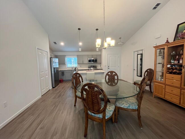 Foto del edificio - Newer Construction 4 Bedroom!
