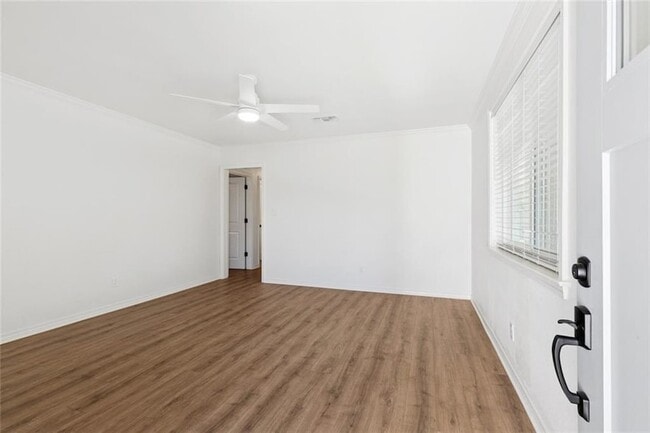 Building Photo - 1237 Helios Ave