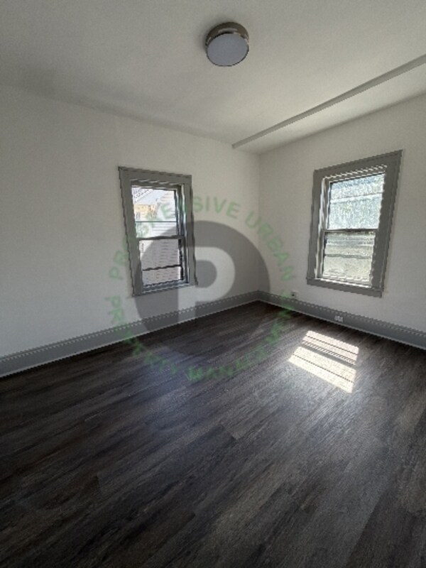 Foto del edificio - 2002 Chesterland Ave