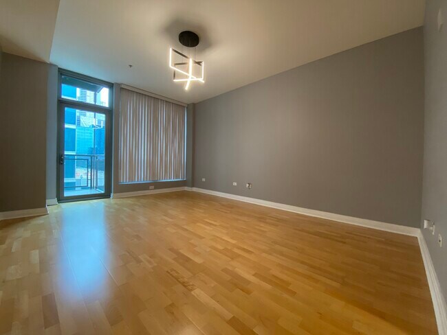 Foto del edificio - 565 W Quincy St