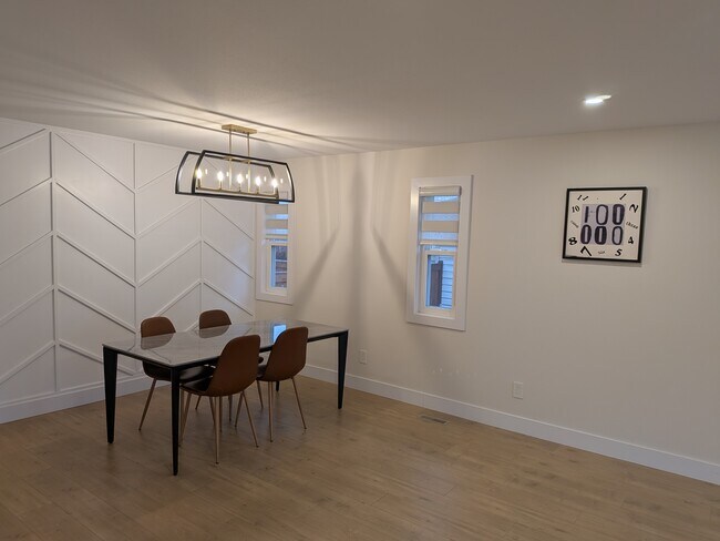 Building Photo - 7580 Sapphire Dr