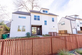 Building Photo - 3403 Neal St