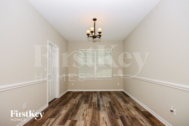 Foto del edificio - 105 Meandering Way Ln
