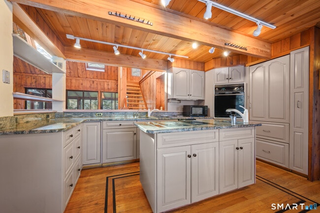 Building Photo - 165 Crooked S Rd