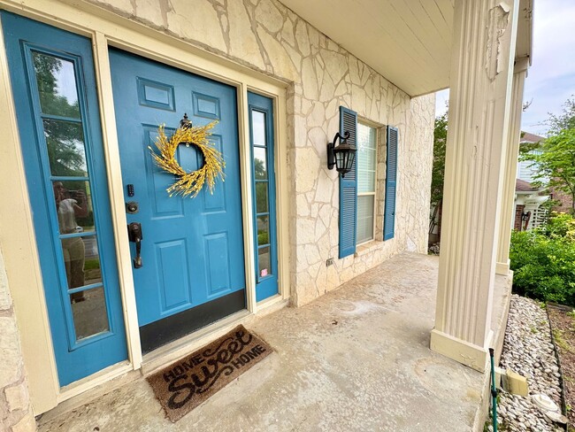 Building Photo - Big 4 Bedroom Home in Stone Oak!