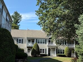 Building Photo - 750 Brookside Dr