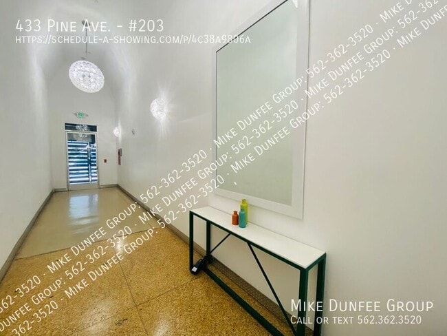 Building Photo - 433 Pine Ave